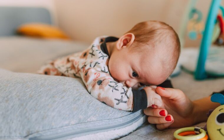 Cómo estimular a tu bebé de 0 a 6 meses: guía práctica en casa